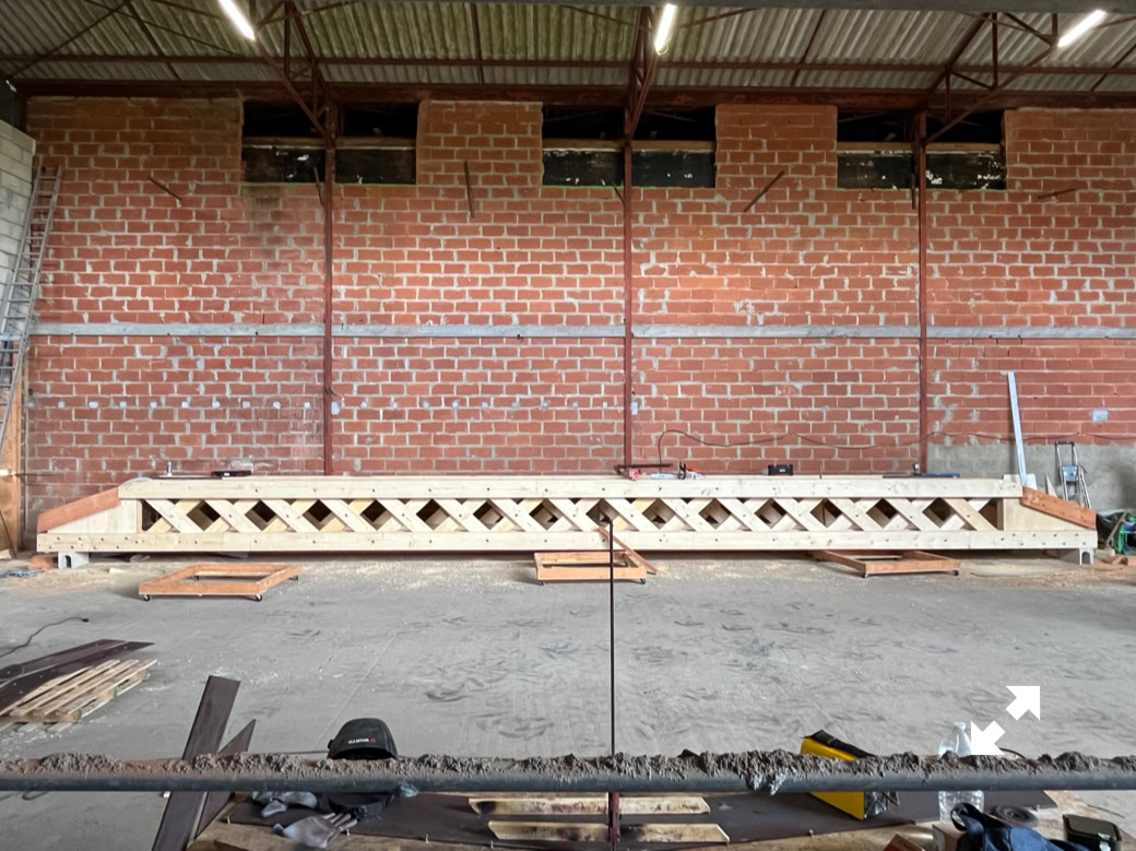 Construction de six poutres de 15,40 m de longueur